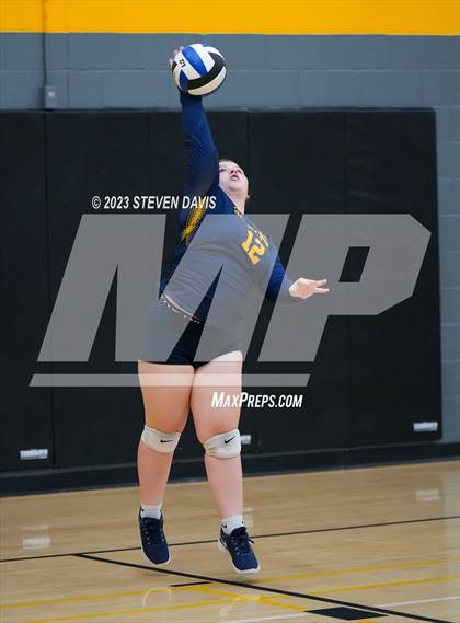 Thumbnail 2 in Douglas vs Glendale Prep photogallery.