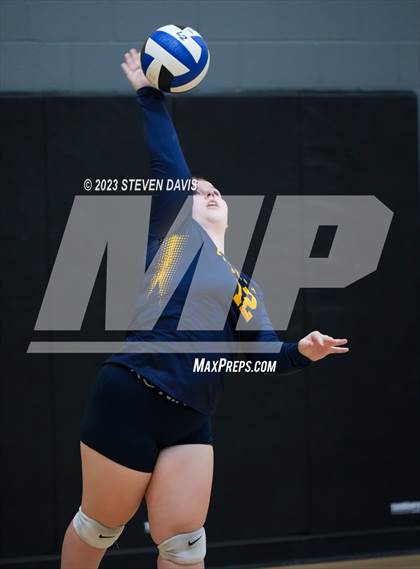 Thumbnail 1 in Douglas vs Glendale Prep photogallery.