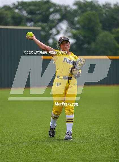 Thumbnail 2 in Rock Hill vs. Forney (UIL 5A Regional Semifinal) photogallery.