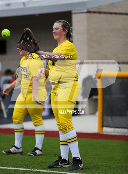 Thumbnail 3 in Rock Hill vs. Forney (UIL 5A Regional Semifinal) photogallery.