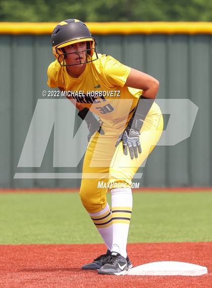 Thumbnail 3 in Rock Hill vs. Forney (UIL 5A Regional Semifinal) photogallery.