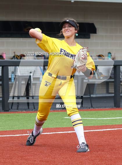 Thumbnail 2 in Rock Hill vs. Forney (UIL 5A Regional Semifinal) photogallery.