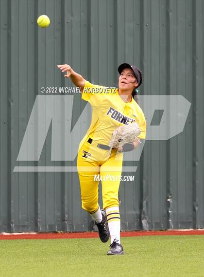 Thumbnail 3 in Rock Hill vs. Forney (UIL 5A Regional Semifinal) photogallery.