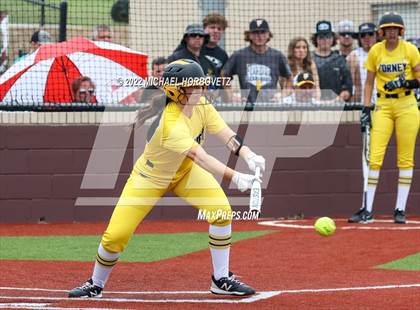 Thumbnail 2 in Rock Hill vs. Forney (UIL 5A Regional Semifinal) photogallery.