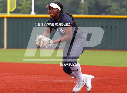 Thumbnail 2 in Rock Hill vs. Forney (UIL 5A Regional Semifinal) photogallery.