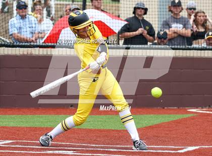 Thumbnail 1 in Rock Hill vs. Forney (UIL 5A Regional Semifinal) photogallery.