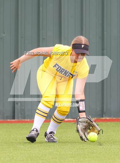 Thumbnail 2 in Rock Hill vs. Forney (UIL 5A Regional Semifinal) photogallery.