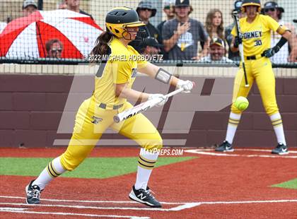 Thumbnail 3 in Rock Hill vs. Forney (UIL 5A Regional Semifinal) photogallery.