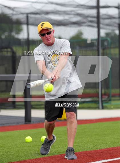 Thumbnail 1 in Rock Hill vs. Forney (UIL 5A Regional Semifinal) photogallery.