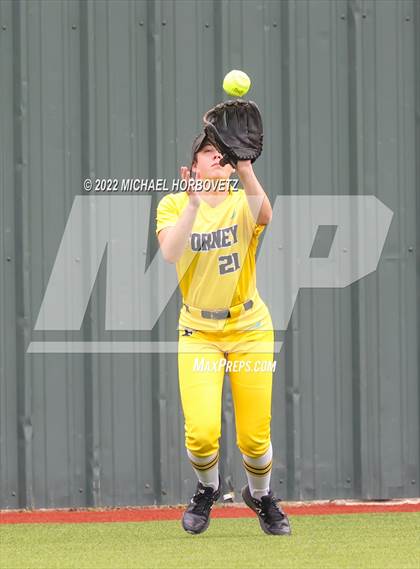 Thumbnail 3 in Rock Hill vs. Forney (UIL 5A Regional Semifinal) photogallery.