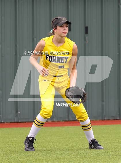 Thumbnail 3 in Rock Hill vs. Forney (UIL 5A Regional Semifinal) photogallery.
