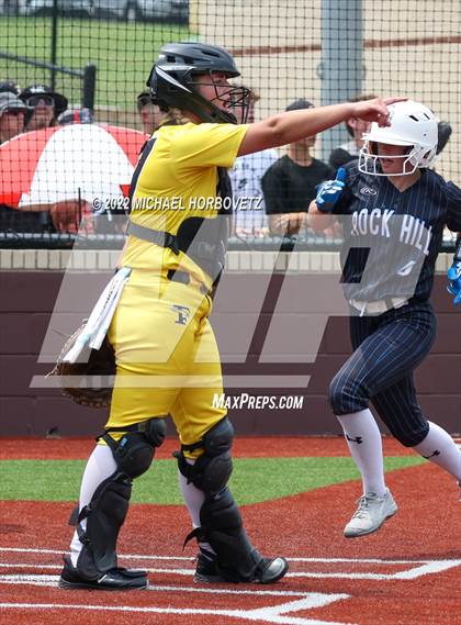 Thumbnail 3 in Rock Hill vs. Forney (UIL 5A Regional Semifinal) photogallery.