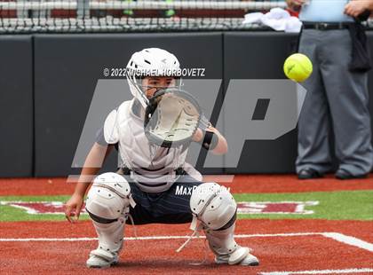 Thumbnail 2 in Rock Hill vs. Forney (UIL 5A Regional Semifinal) photogallery.