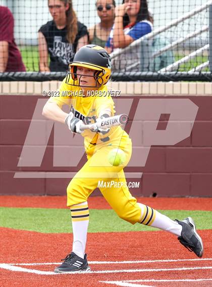 Thumbnail 1 in Rock Hill vs. Forney (UIL 5A Regional Semifinal) photogallery.