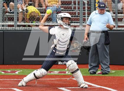 Thumbnail 1 in Rock Hill vs. Forney (UIL 5A Regional Semifinal) photogallery.