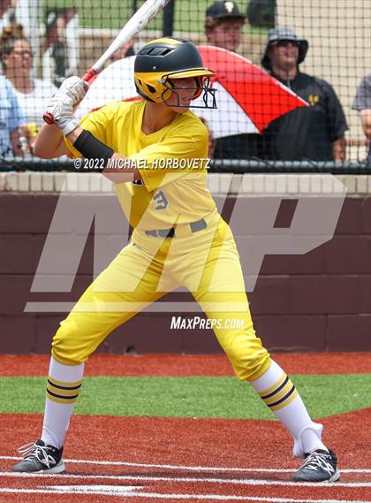 Thumbnail 1 in Rock Hill vs. Forney (UIL 5A Regional Semifinal) photogallery.