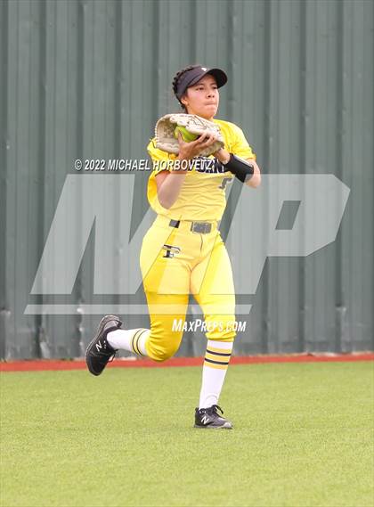 Thumbnail 2 in Rock Hill vs. Forney (UIL 5A Regional Semifinal) photogallery.