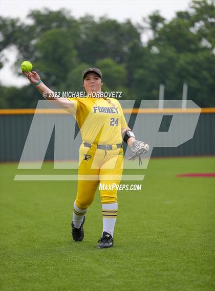 Thumbnail 3 in Rock Hill vs. Forney (UIL 5A Regional Semifinal) photogallery.