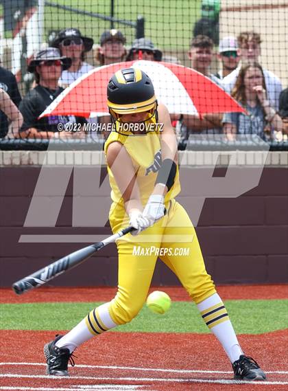 Thumbnail 3 in Rock Hill vs. Forney (UIL 5A Regional Semifinal) photogallery.