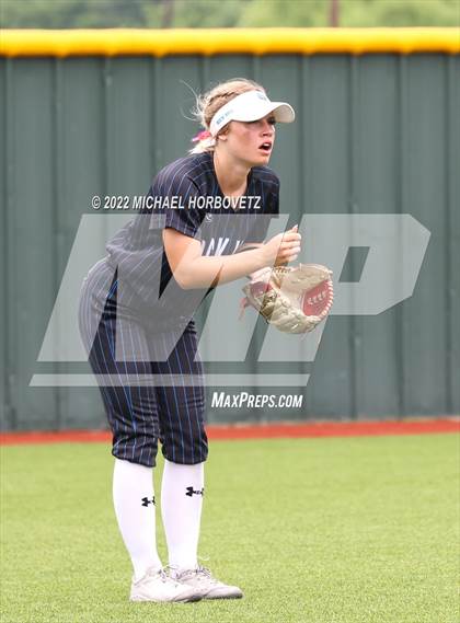 Thumbnail 2 in Rock Hill vs. Forney (UIL 5A Regional Semifinal) photogallery.