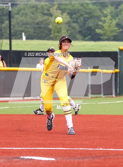Thumbnail 3 in Rock Hill vs. Forney (UIL 5A Regional Semifinal) photogallery.