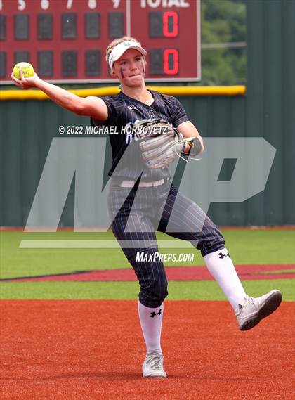 Thumbnail 3 in Rock Hill vs. Forney (UIL 5A Regional Semifinal) photogallery.