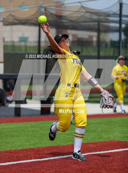 Thumbnail 3 in Rock Hill vs. Forney (UIL 5A Regional Semifinal) photogallery.