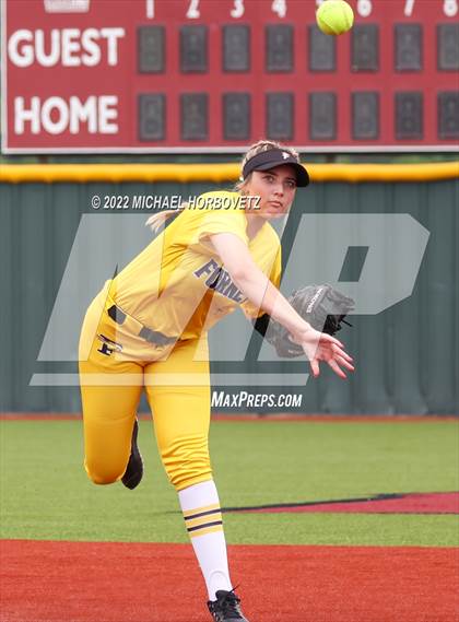 Thumbnail 3 in Rock Hill vs. Forney (UIL 5A Regional Semifinal) photogallery.