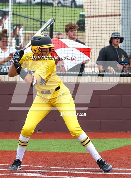 Thumbnail 1 in Rock Hill vs. Forney (UIL 5A Regional Semifinal) photogallery.