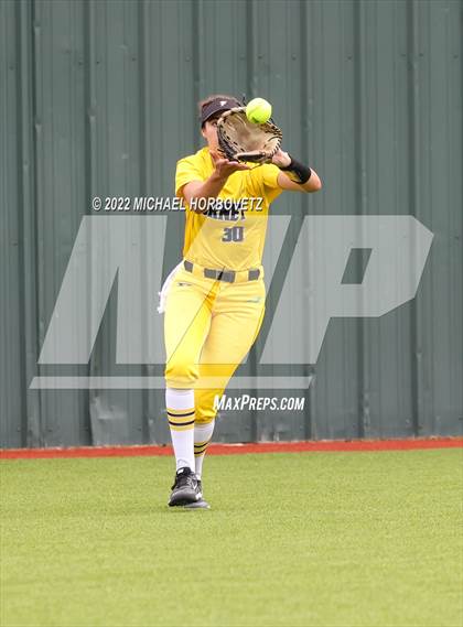 Thumbnail 3 in Rock Hill vs. Forney (UIL 5A Regional Semifinal) photogallery.