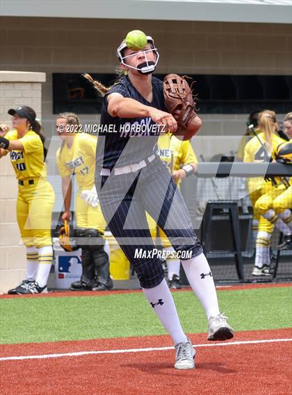 Thumbnail 2 in Rock Hill vs. Forney (UIL 5A Regional Semifinal) photogallery.