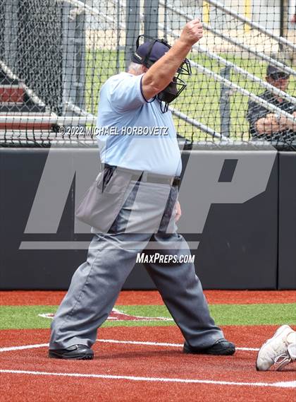 Thumbnail 2 in Rock Hill vs. Forney (UIL 5A Regional Semifinal) photogallery.