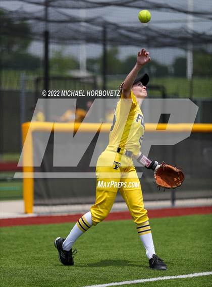 Thumbnail 3 in Rock Hill vs. Forney (UIL 5A Regional Semifinal) photogallery.