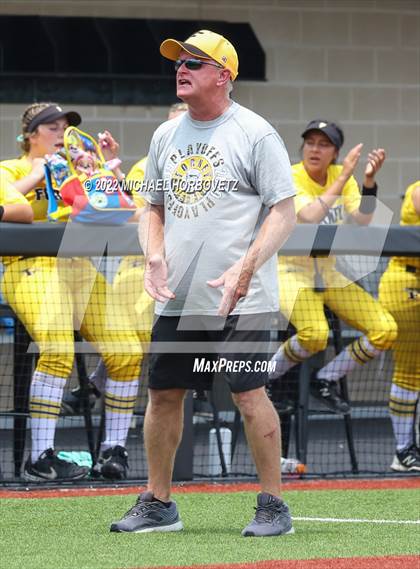 Thumbnail 2 in Rock Hill vs. Forney (UIL 5A Regional Semifinal) photogallery.