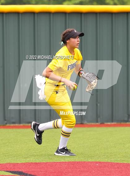 Thumbnail 3 in Rock Hill vs. Forney (UIL 5A Regional Semifinal) photogallery.