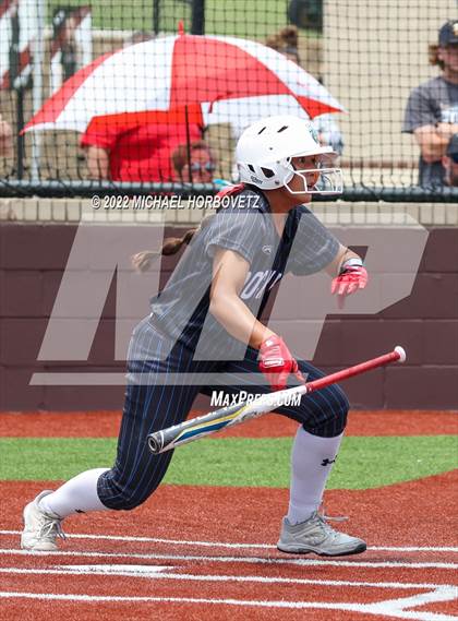 Thumbnail 3 in Rock Hill vs. Forney (UIL 5A Regional Semifinal) photogallery.