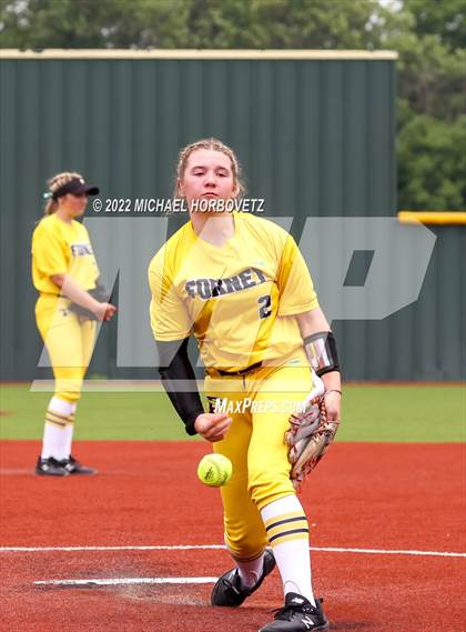 Thumbnail 2 in Rock Hill vs. Forney (UIL 5A Regional Semifinal) photogallery.