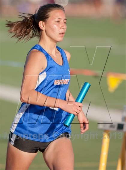 Thumbnail 2 in Westlake vs Simi Valley (4x400m Relay) photogallery.