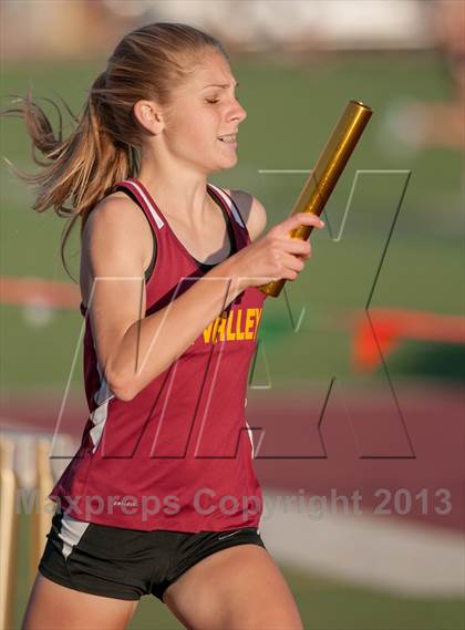 Thumbnail 2 in Westlake vs Simi Valley (4x400m Relay) photogallery.