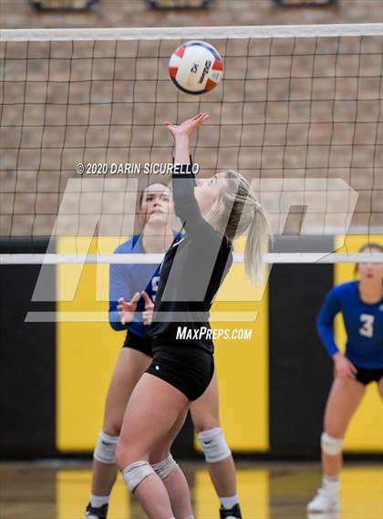 Thumbnail 2 in Payson vs Snowflake (AIA 3A Round 1 Playoff)  photogallery.