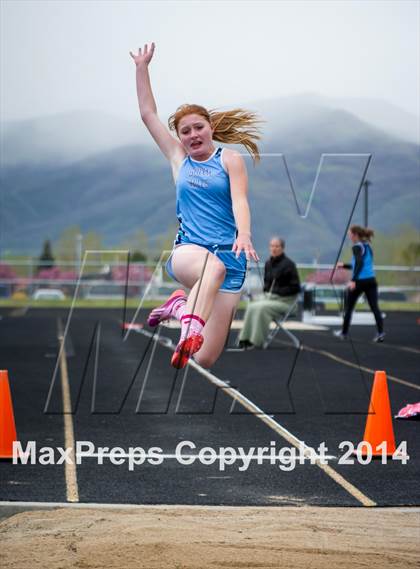 Thumbnail 3 in UHSAA Region 8 Track and Field Championships (Girls) photogallery.