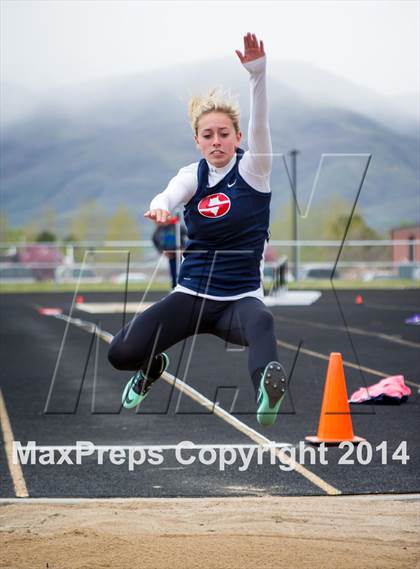 Thumbnail 2 in UHSAA Region 8 Track and Field Championships (Girls) photogallery.
