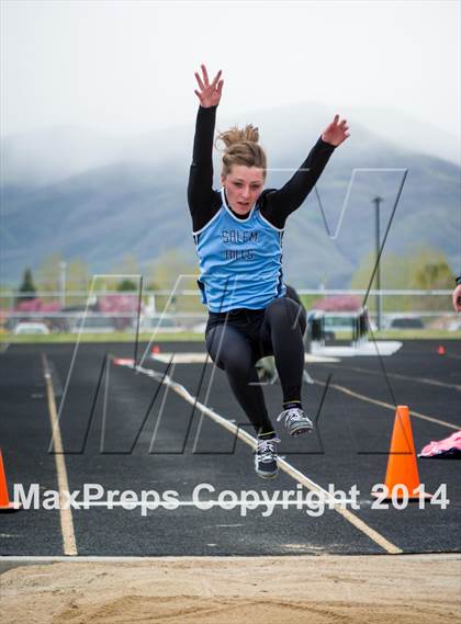 Thumbnail 2 in UHSAA Region 8 Track and Field Championships (Girls) photogallery.