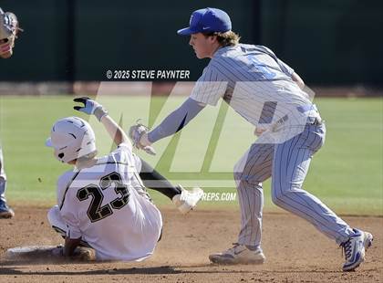 Thumbnail 2 in Fountain Hills vs Round Valley (AIA  2A Champioship Round 1)  photogallery.