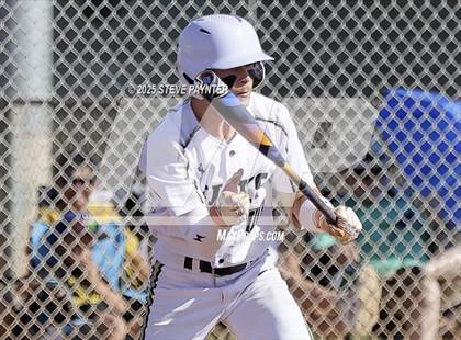 Thumbnail 2 in Fountain Hills vs Round Valley (AIA  2A Champioship Round 1)  photogallery.