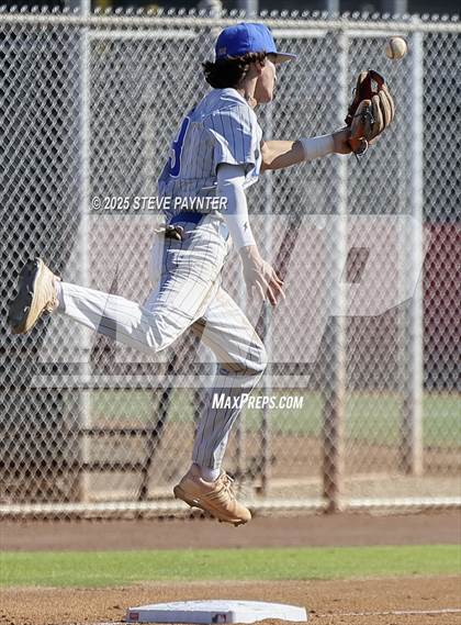 Thumbnail 2 in Fountain Hills vs Round Valley (AIA  2A Champioship Round 1)  photogallery.