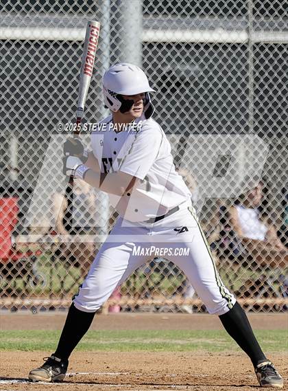 Thumbnail 2 in Fountain Hills vs Round Valley (AIA  2A Champioship Round 1)  photogallery.