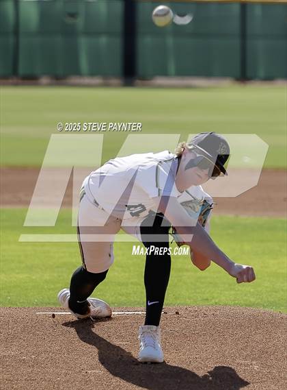 Thumbnail 3 in Fountain Hills vs Round Valley (AIA  2A Champioship Round 1)  photogallery.