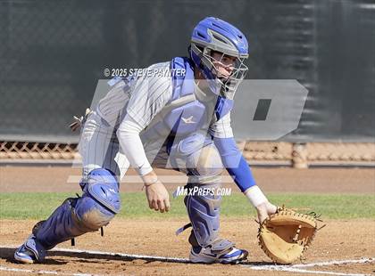 Thumbnail 2 in Fountain Hills vs Round Valley (AIA  2A Champioship Round 1)  photogallery.