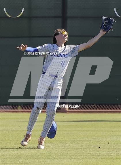 Thumbnail 3 in Fountain Hills vs Round Valley (AIA  2A Champioship Round 1)  photogallery.